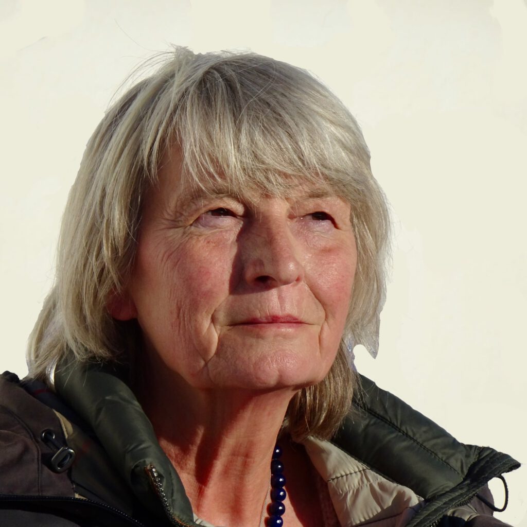 anette portrait masked